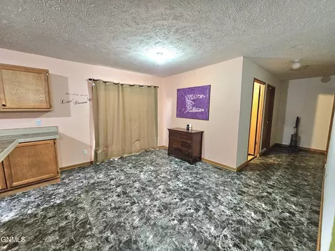 2216 35th Ter W, Williston, ND 58801 photo 7