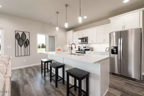 Kitchen - 729 Compass Ln, Bismarck, ND 58504 photo 2 of 3