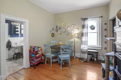 Dining - 409 W Broadway, Williston, ND 58801 photo 1 of 2