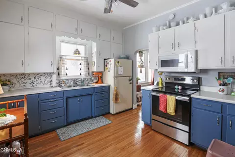 Kitchen - 409 W Broadway, Williston, ND 58801 photo 2 of 3