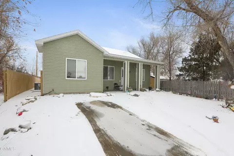 Exterior - 610 9th Ave W, Williston, ND 58801 photo 2 of 3