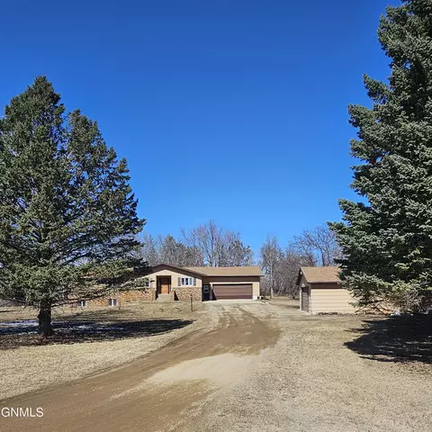3520 81st Ave SE, Jamestown, ND 58401