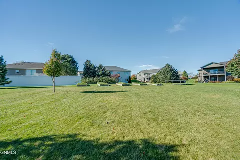 Exterior - 4820 Pumice Loop, Bismarck, ND 58503 photo 19 of 25