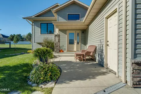 Exterior - 4820 Pumice Loop, Bismarck, ND 58503 photo 1 of 25