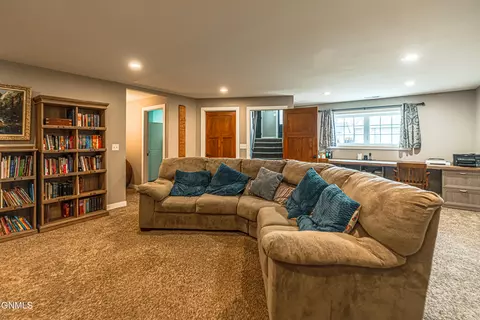 Living - 4820 Pumice Loop, Bismarck, ND 58503 photo 9 of 10