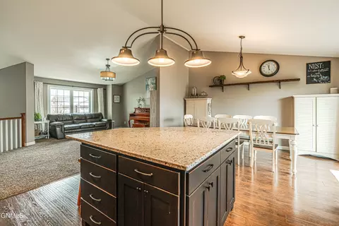 Kitchen - 4820 Pumice Loop, Bismarck, ND 58503 photo 4 of 10