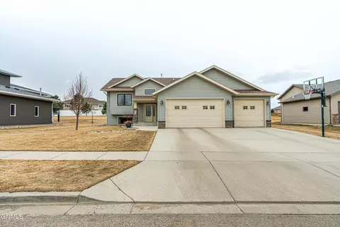 Exterior - 4820 Pumice Loop, Bismarck, ND 58503 photo 11 of 25