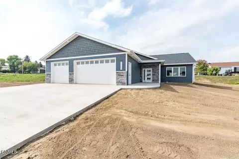 1109 Lakota Pl NE, Mandan, ND 58554