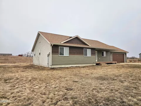 12542 32f St NW, Watford City, ND 58854