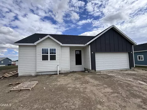 1228 Tara Ln SW, Watford City, ND 58854