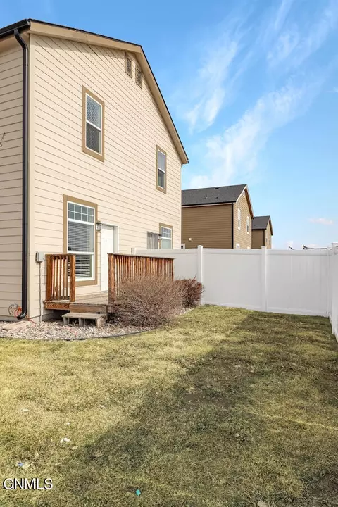 716 40th St E, Williston, ND 58801 photo 8