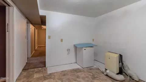 546 3rd Ave E, Dickinson, ND 58601 photo 36