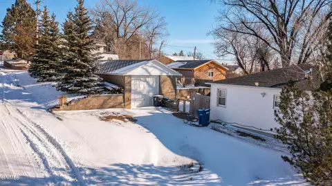 546 3rd Ave E, Dickinson, ND 58601 photo 5