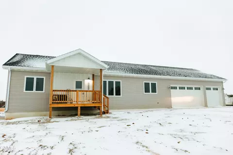 12489 Flickertail St, Watford City, ND 58854
