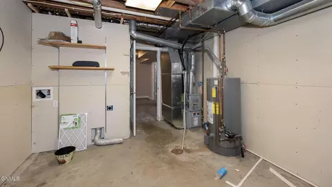 Exterior - 611 7th Ave E, Dickinson, ND 58601 photo 5 of 7