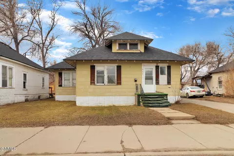 925 Main St, Williston, ND 58801