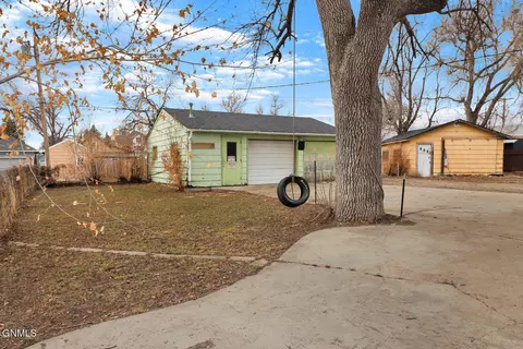Exterior - 925 Main St, Williston, ND 58801 photo 10 of 12