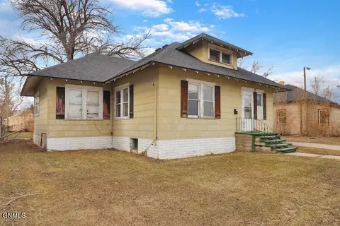 Exterior - 925 Main St, Williston, ND 58801 photo 3 of 12