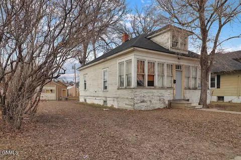 Exterior - 921 Main St, Williston, ND 58801 photo 3 of 10