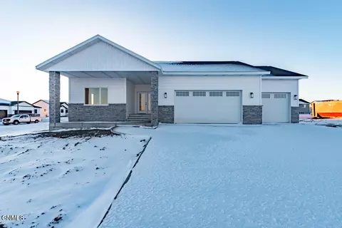 3714 Steel St, Bismarck, ND 58503