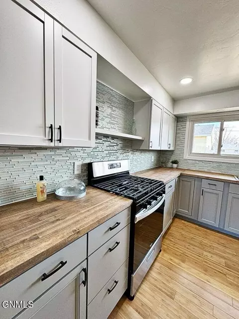 Kitchen - 1708 2nd Ave E, Williston, ND 58801 photo 2 of 4