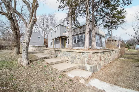 600 2nd St NE, Mandan, ND 58554