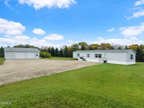 1001 111th St Ne St NE, Surrey, ND 58785