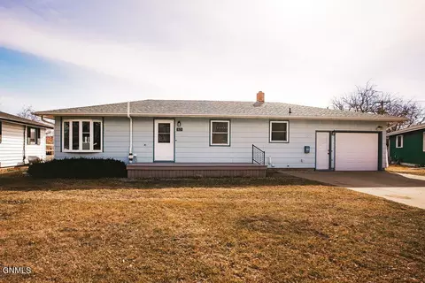 1025 5th Ave SW, Jamestown, ND 58401