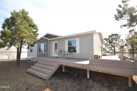 954 9th St NW, Mercer, ND 58559