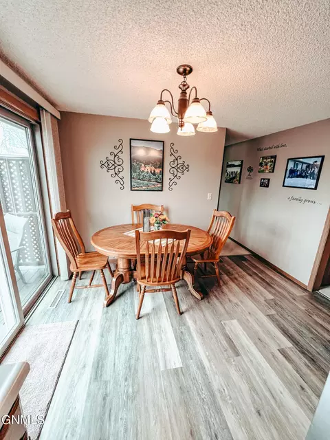 Dining - 2322 17th Cir W, Williston, ND 58801 photo 2 of 2