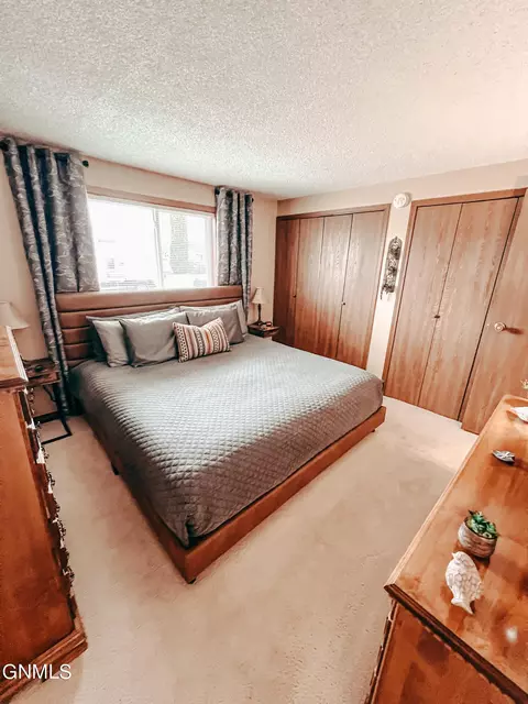 Bedroom - 2322 17th Cir W, Williston, ND 58801 photo 2 of 7