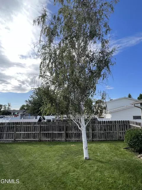 Exterior - 2322 17th Cir W, Williston, ND 58801 photo 6 of 17