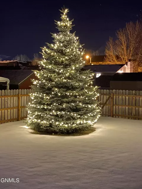 Exterior - 2322 17th Cir W, Williston, ND 58801 photo 14 of 17