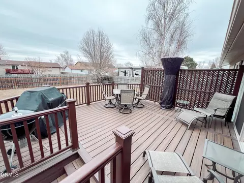 Exterior - 2322 17th Cir W, Williston, ND 58801 photo 7 of 17