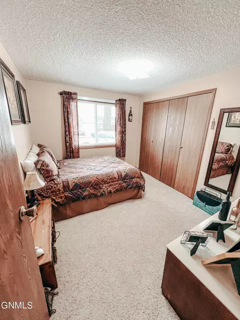 Bedroom - 2322 17th Cir W, Williston, ND 58801 photo 3 of 7