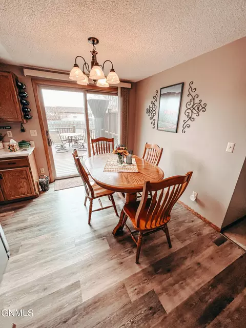 Dining - 2322 17th Cir W, Williston, ND 58801 photo 1 of 2