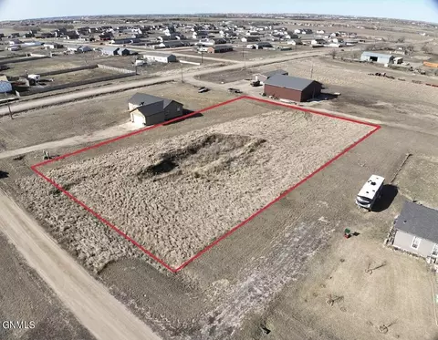 5507 Ronan Ave, Williston, ND 58801