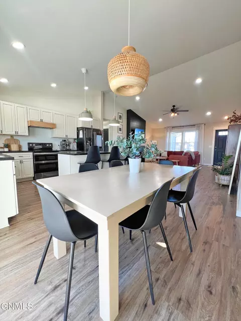 Dining - 5996 Juniper Dr NW, Williston, ND 58801 photo 1 of 1