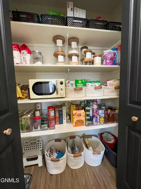 Kitchen - 5996 Juniper Dr NW, Williston, ND 58801 photo 5 of 5