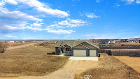 Exterior - 5996 Juniper Dr NW, Williston, ND 58801 photo 3 of 5