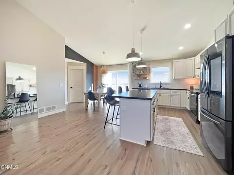 Kitchen - 5996 Juniper Dr NW, Williston, ND 58801 photo 4 of 5