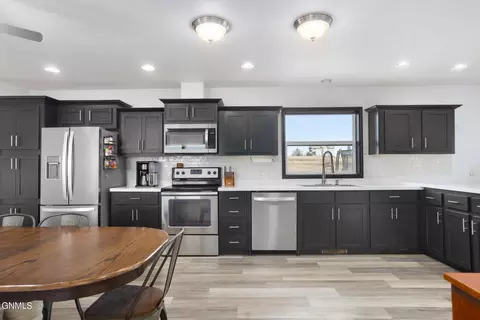 12411 59k St NW, Epping, ND 58843 photo 7