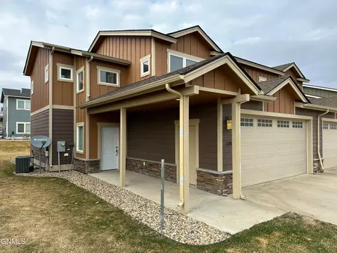 2728 27th St W, Williston, ND 58801