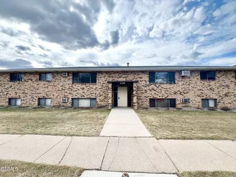 2108 Washington St N, Bismarck, ND 58501