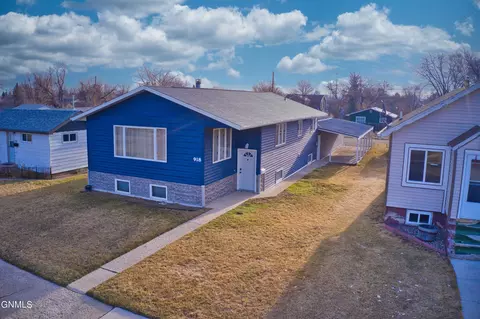 918 8th Ave W, Williston, ND 58801