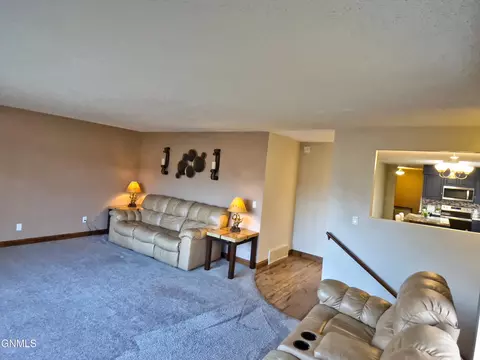 Living - 918 8th Ave W, Williston, ND 58801 photo 2 of 6