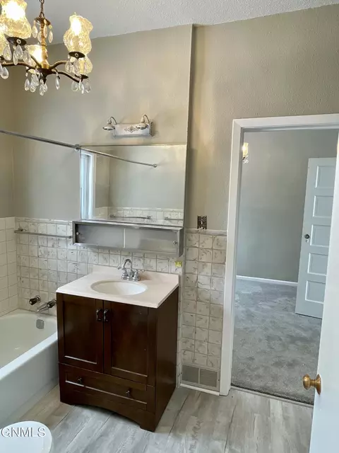 Bath - 104 7th St, Finley, ND 58230 photo 1 of 4