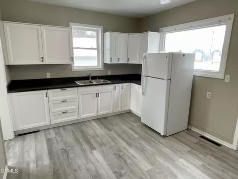 Kitchen - 104 7th St, Finley, ND 58230 photo 1 of 2
