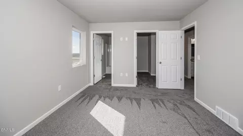 Bedroom - 1706 Blackstone Lp W, Beulah, ND 58523 photo 2 of 4