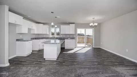 Kitchen - 1706 Blackstone Lp W, Beulah, ND 58523 photo 1 of 6